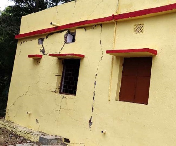 झारखंड: खूंटी में नक्सलियों ने सामुदायिक भवन को डायनामाइट से उड़ाया